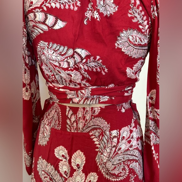 CLOSET CLEAR OUT: TDC Topson Wrap Top & Midi Skirt Set - Picture 4 of 14